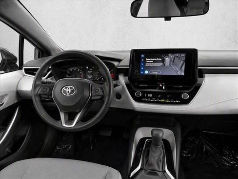 Used 2025 Toyota Corolla SE FWD image 30