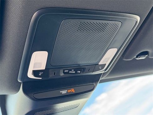 Used 2025 Honda HR-V Sport image 23