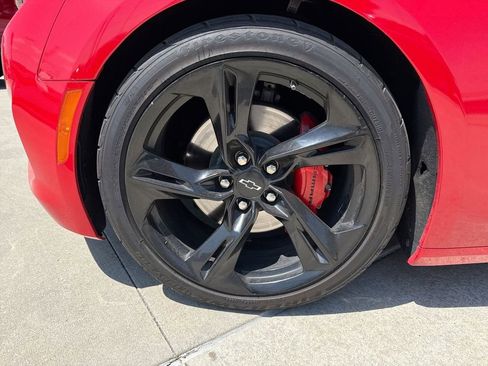 Used 2022 Chevrolet Camaro LT RWD image 10
