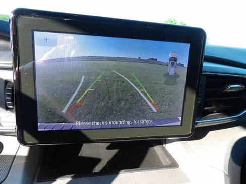 Used 2023 Ford Explorer XLT w/ Equipment Group 202A AWD/4WD image 14