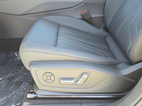 New 2026 Audi Q3 quattro 2.0T AWD/4WD image 17