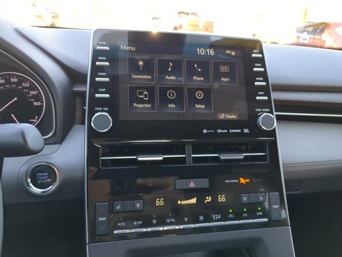 Used 2019 Toyota Avalon Limited image 24