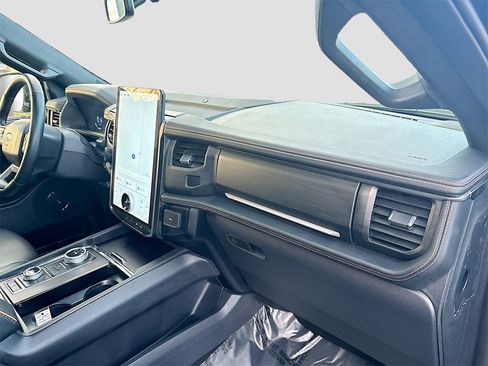 Used 2024 Ford Expedition Max Platinum image 32