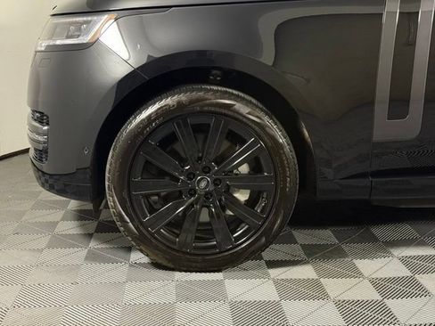 Used 2025 Land Rover Range Rover SE AWD/4WD image 11