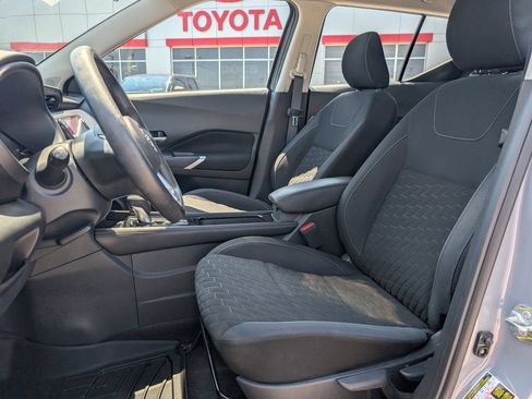 Used 2022 Nissan Kicks SV FWD image 11