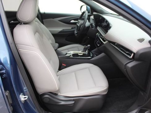 Used 2024 Buick Envista Avenir image 38