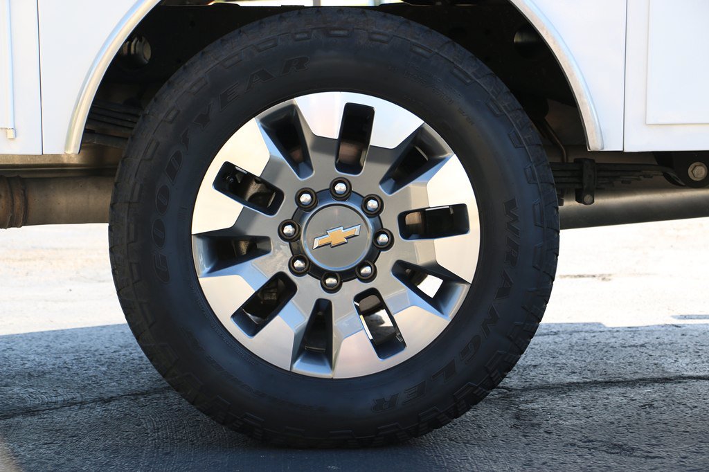 Used 2025 Chevrolet Silverado 2500 Custom w/ Custom Value Package AWD/4WD image 46