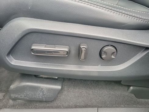 Used 2023 Honda Pilot EX-L image 39