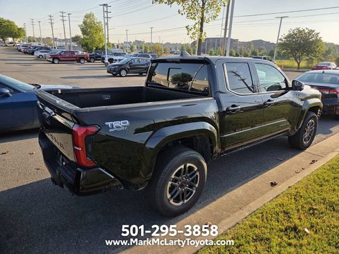 Used 2025 Toyota Tacoma TRD Sport w/ TRD Sport Premium Package AWD/4WD image 4