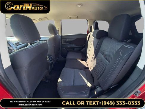 Used 2019 Mitsubishi Outlander ES FWD image 12