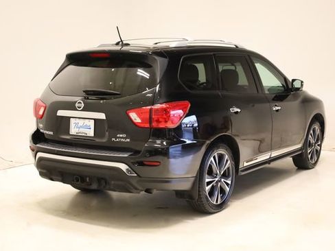 Used 2018 Nissan Pathfinder Platinum image 4