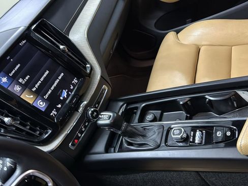 Used 2018 Volvo XC60 T6 Inscription w/ Convenience Package image 21