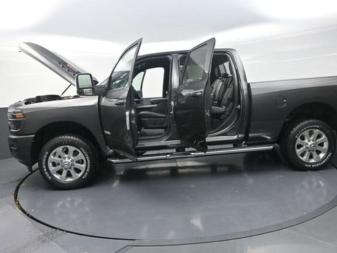 New 2026 RAM 2500 Laramie w/ Sport Appearance Package AWD/4WD image 33