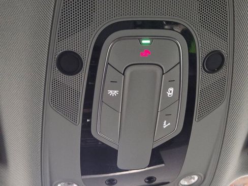 Used 2022 Audi Q5 2.0T Premium w/ Convenience Package image 27