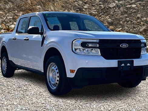 Used 2023 Ford Maverick XL image 9