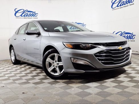 Used 2025 Chevrolet Malibu LS image 1