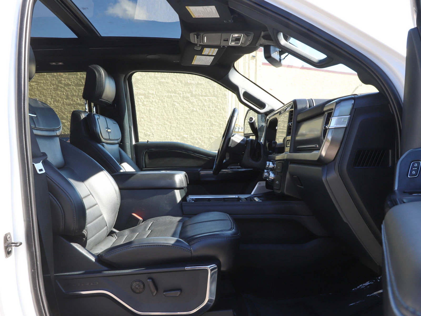 Used 2025 Ford F350 Platinum AWD/4WD image 10