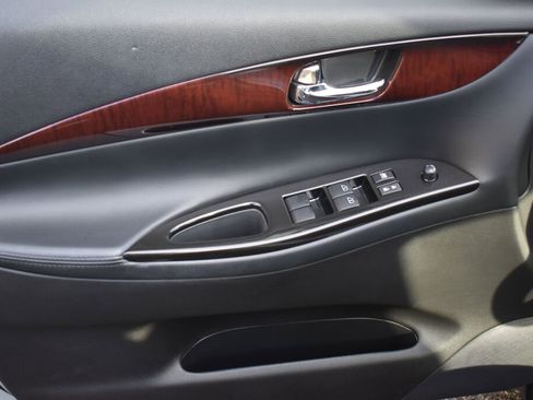 Used 2014 INFINITI QX50 Journey image 17