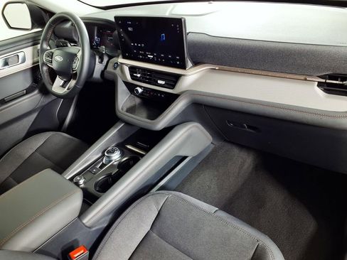 Used 2025 Ford Explorer Active image 13