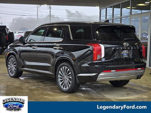 Used 2024 Hyundai Palisade Calligraphy image 2