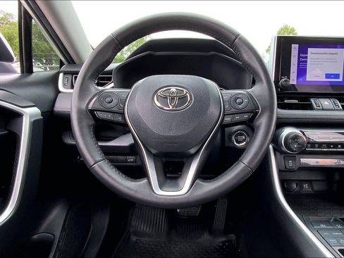 Used 2023 Toyota RAV4 XLE Premium AWD/4WD image 6
