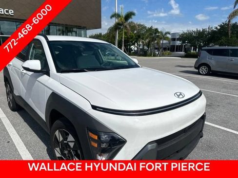 Used 2025 Hyundai Kona SEL FWD image 3