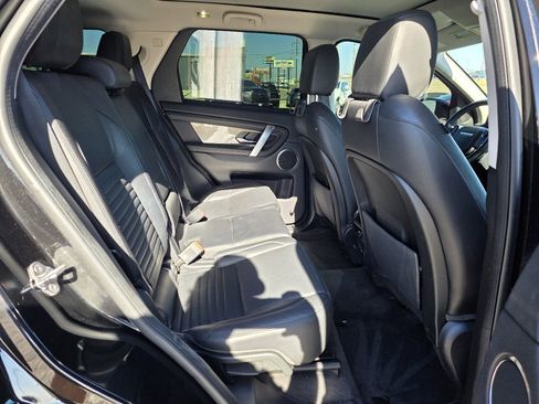 Used 2020 Land Rover Discovery Sport SE image 15