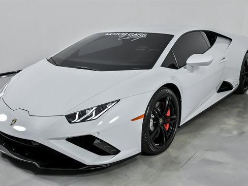 Used 2020 Lamborghini Huracan EVO image 6