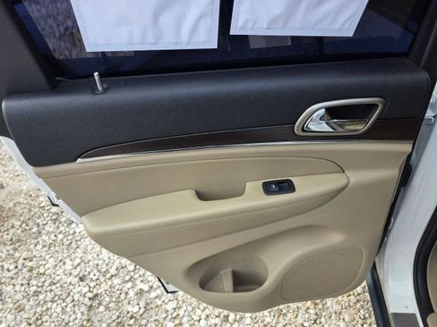 Used 2014 Jeep Grand Cherokee Limited RWD image 19