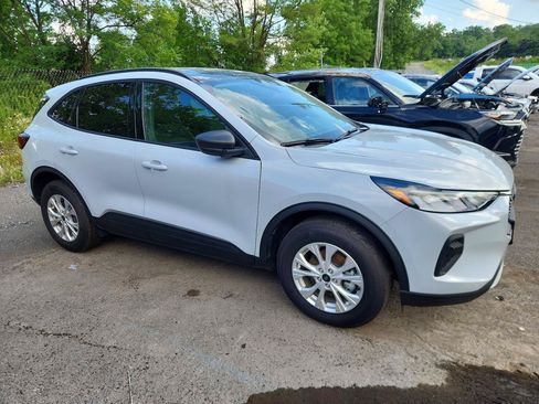 Used 2025 Ford Escape Active w/ Tech Pack #1 FWD image 1