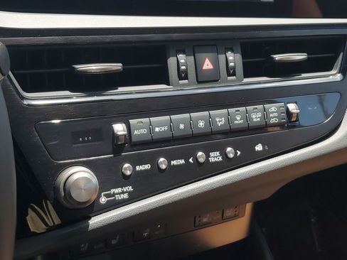 Certified 2024 Lexus ES 350 w/ Premium Package FWD image 29