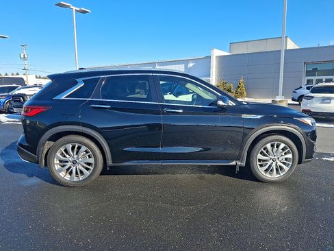 Certified 2024 INFINITI QX50 Luxe w/ Cargo Package image 7