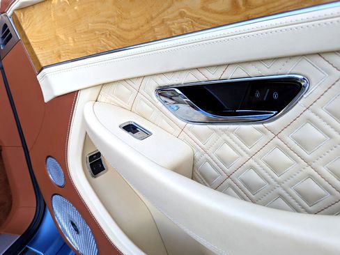 Used 2020 Bentley Continental GT V8 First Edition image 38