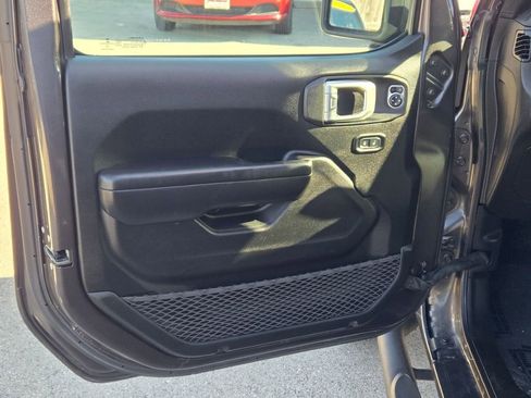 Used 2020 Jeep Wrangler Unlimited Sport S image 16