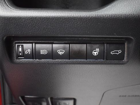 Used 2021 Toyota RAV4 XLE Premium AWD/4WD image 17
