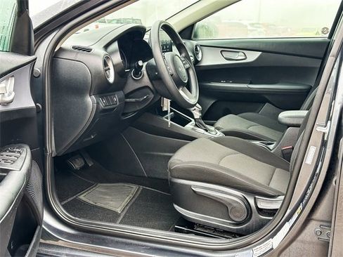 Used 2024 Kia Forte LXS image 10