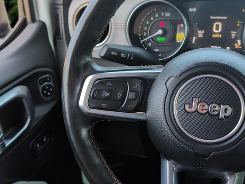 Used 2021 Jeep Wrangler Unlimited Sahara AWD/4WD image 20