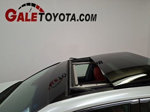 Used 2018 Toyota Camry XSE image 8