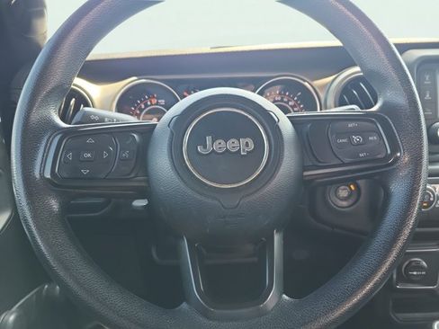 Used 2018 Jeep Wrangler Sport AWD/4WD image 22