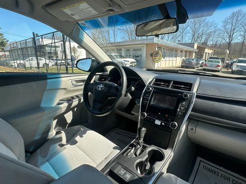 Used 2015 Toyota Camry LE image 26