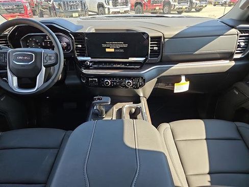 New 2026 GMC Sierra 1500 SLT image 10