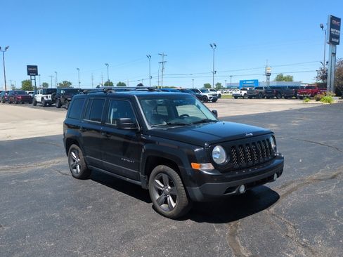 Used 2015 Jeep Patriot High Altitude FWD image 4