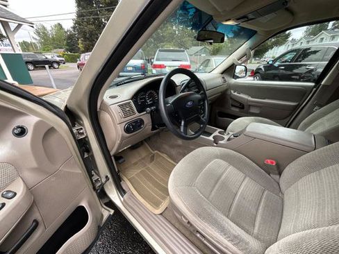 Used 2002 Ford Explorer XLT AWD/4WD image 9