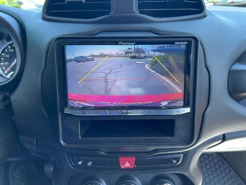 Used 2017 Jeep Renegade Trailhawk w/ Safety & Security Group image 16