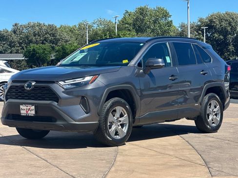 Used 2024 Toyota RAV4 LE AWD/4WD image 8