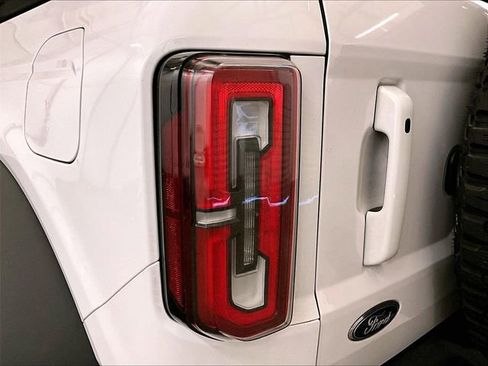 Used 2023 Ford Bronco Outer Banks w/ Sasquatch Package AWD/4WD image 28
