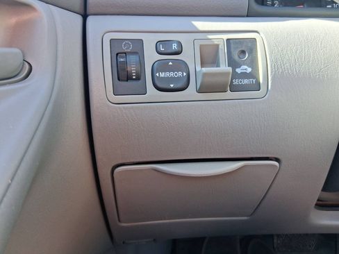 Used 2006 Toyota Corolla CE w/ Upgrade Pkg FWD image 24