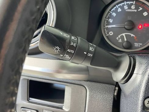 Used 2019 Toyota Tacoma Limited AWD/4WD image 15