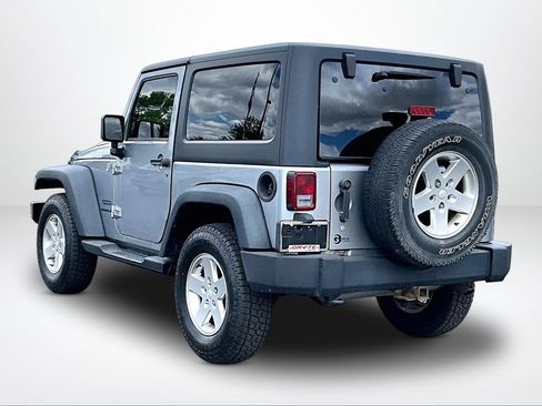 Used 2013 Jeep Wrangler Sport AWD/4WD image 13