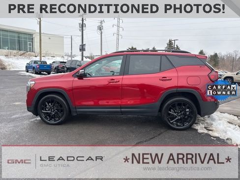 Used 2023 GMC Terrain SLT w/ Elevation Edition image 3